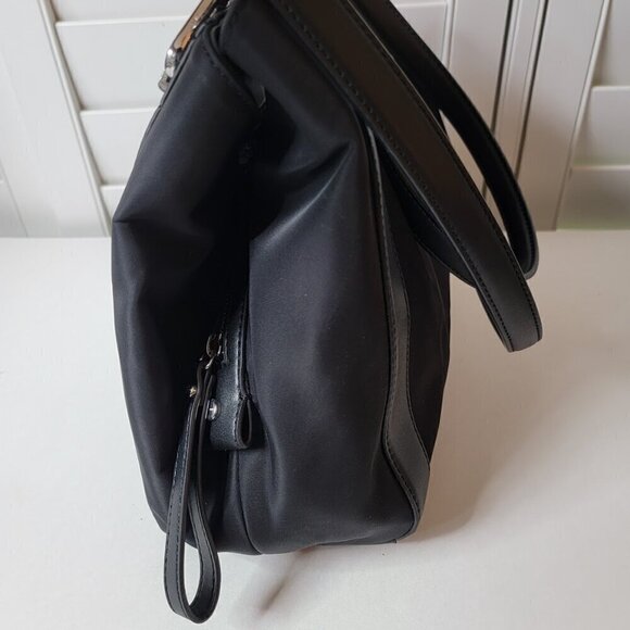 Calvin Klein Reyna 3-Compartment Shoulder Satchel - Great for Organizing - Picture 4 of 12